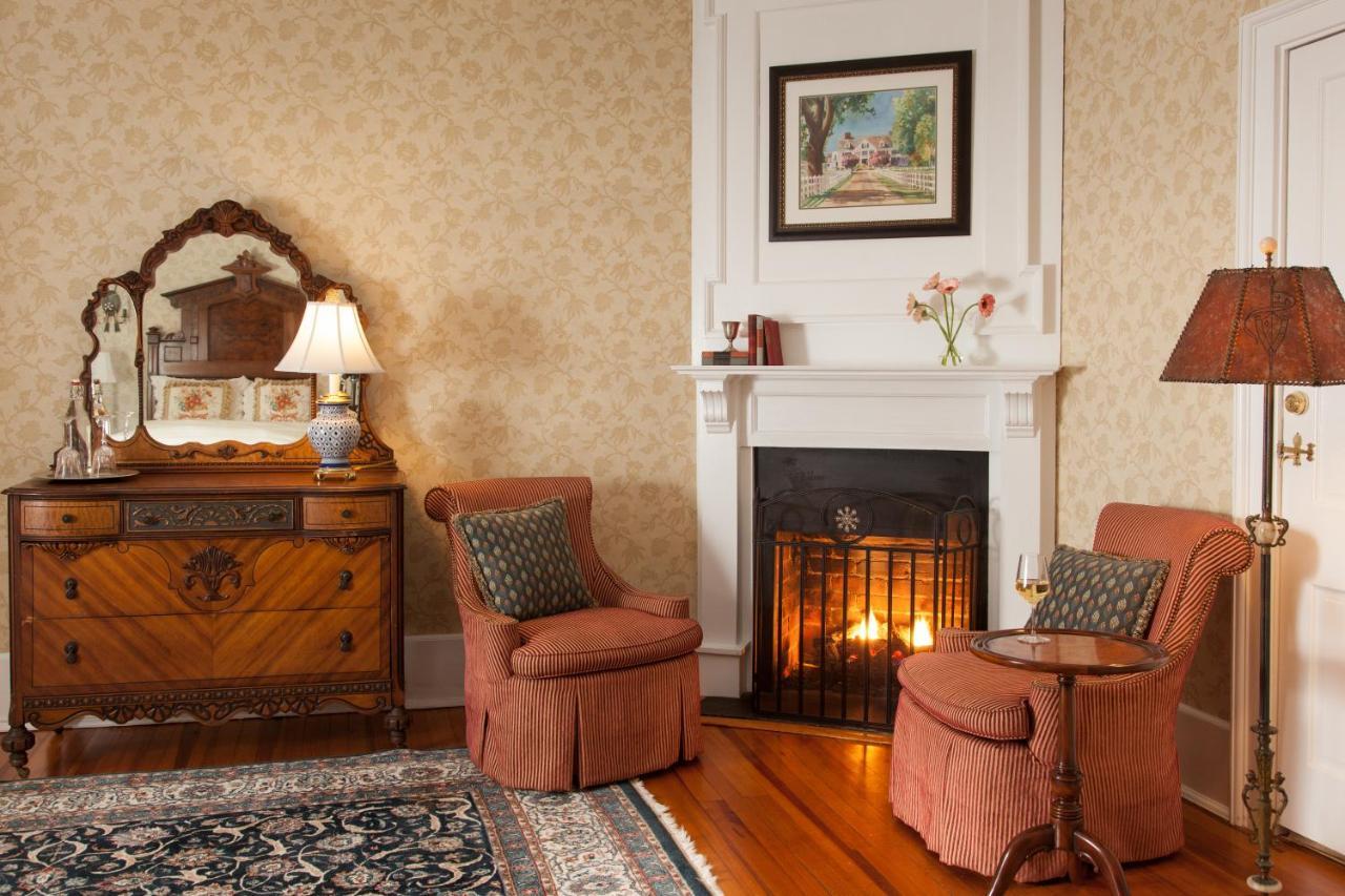 Inn At Warner Hall Gloucester Zewnętrze zdjęcie